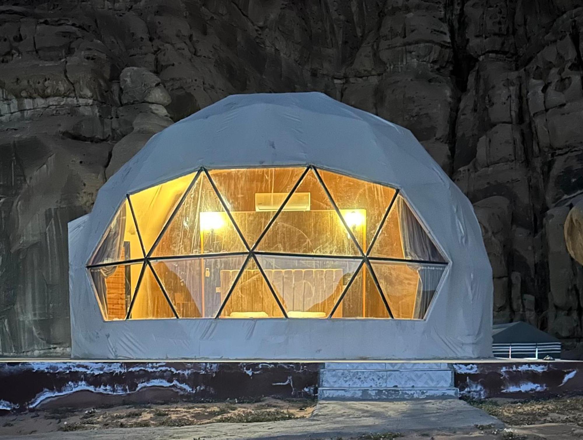 Scarlet Luxury Camp Wadi Rum Exterior photo