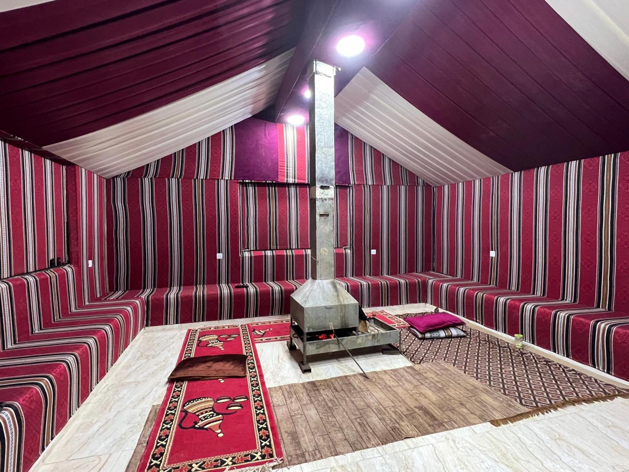 Scarlet Luxury Camp Wadi Rum Exterior photo