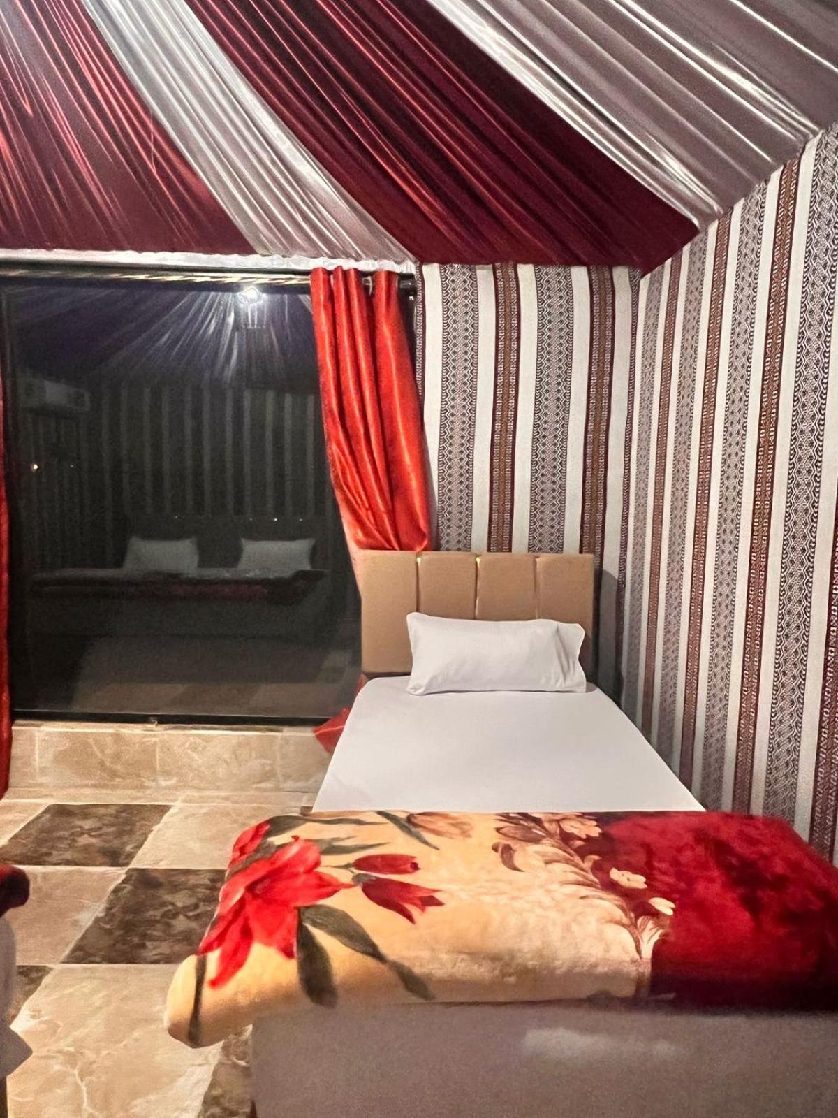Scarlet Luxury Camp Wadi Rum Exterior photo
