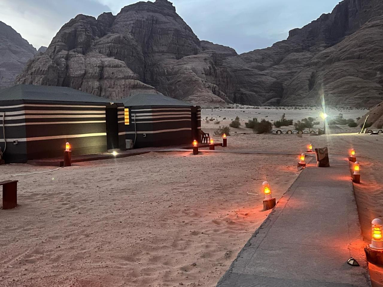 Scarlet Luxury Camp Wadi Rum Exterior photo
